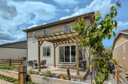 4677 Nepal Way, Aurora CO 80015-6402 exterior