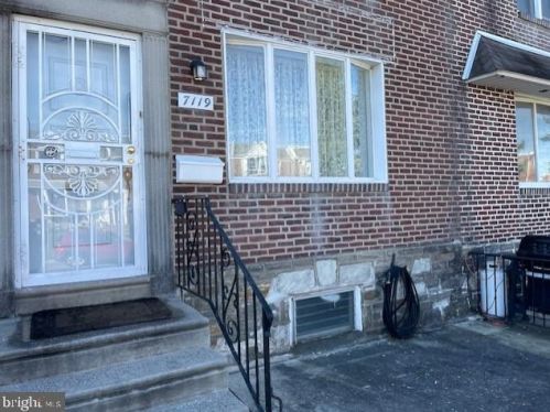 7119 Erdrick St, Philadelphia, PA 19135-1012
