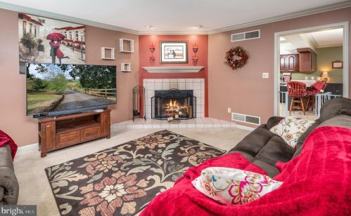 1811 Spring Ridge Ct, Lancaster, PA 17603-1759