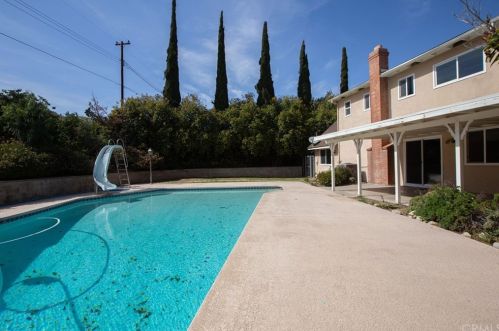 5560 Wentworth Dr, Riverside CA  92505-3156 exterior