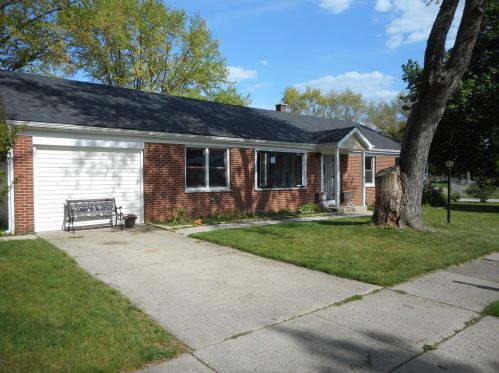 949 Linda Ct, South Elgin, IL 60177-2508