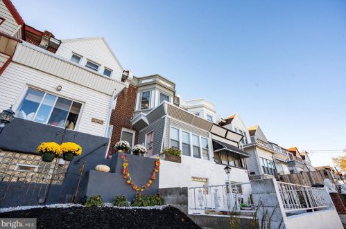 5744 12th St, Philadelphia, PA 19141-4111