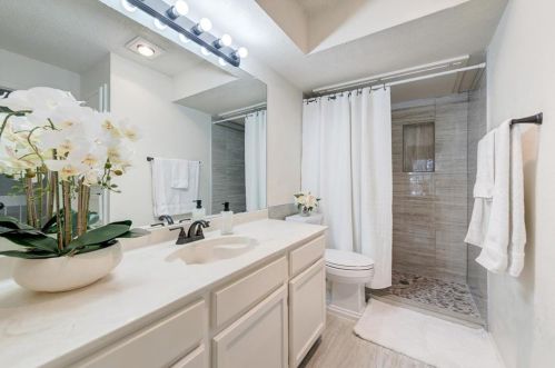 7431 Kingswood Cir, Fort Worth TX  76133-6534 exterior