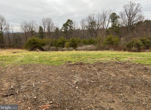4641 Martinsburg Rd, Berkeley Springs WV  25411-5053 exterior