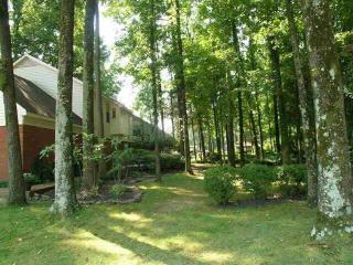 3461 Countryhill Dr, Memphis, TN 38135-2468