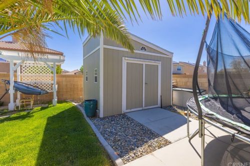 44022 Marbella St, Lancaster CA 93536 exterior