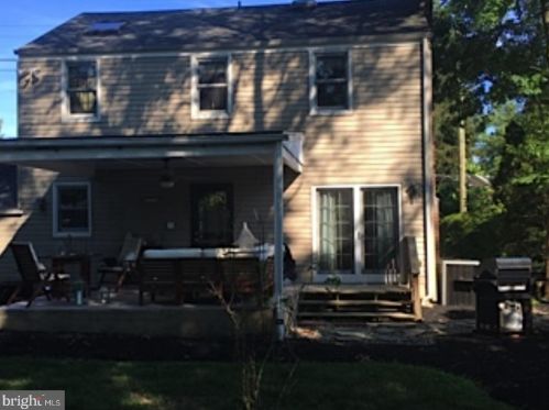 657 Crystal Lake Ave, Haddonfield NJ  08033-2750 exterior