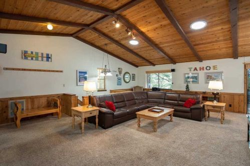 11917 Chamonix Rd, Truckee, CA 96161-6418