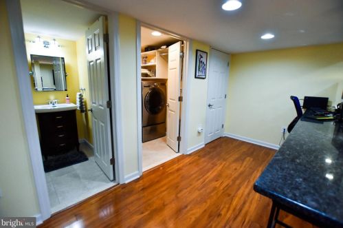 343 Sayre Dr, Princeton NJ  08540-5839 exterior