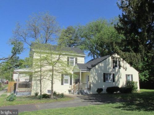 224 Field Ave, Trenton, NJ 08610-4615