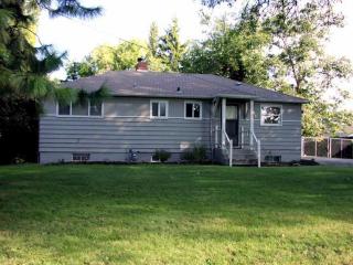 3425 Lone Pne Rd, Medford OR  97504-5681 exterior