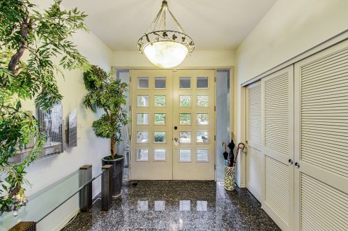 6 Dunsinane Ln, Bannockburn IL  60015-1500 exterior