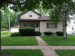 511 6th St, Belvidere, IL 61008-5362