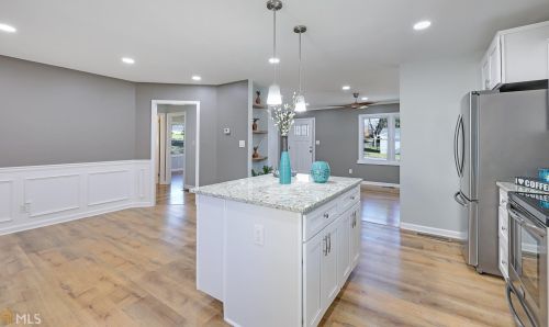 976 Pinehurst Dr, Smyrna GA  30080-4225 exterior