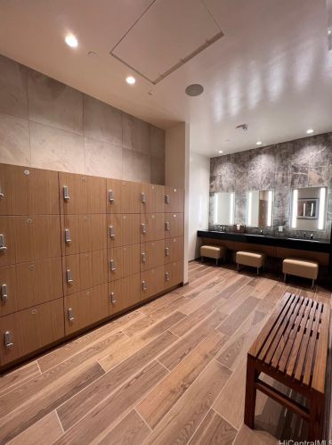 1390 Kapiolani Blvd, Honolulu HI  96814-3620 exterior