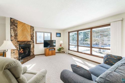 4759 Anderson Rd, Duluth, MN 55811-1702