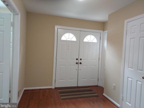 7731 Bristol Square Ct, Springfield VA  22153-3119 exterior