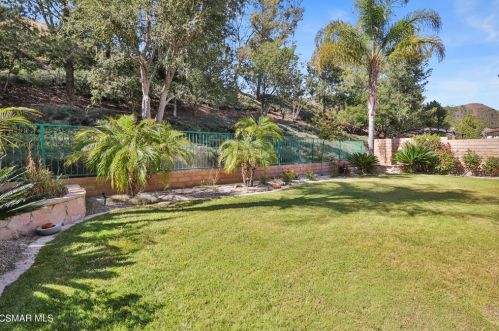 735 Eisenhower Way, Simi Valley CA 93065-8361 exterior