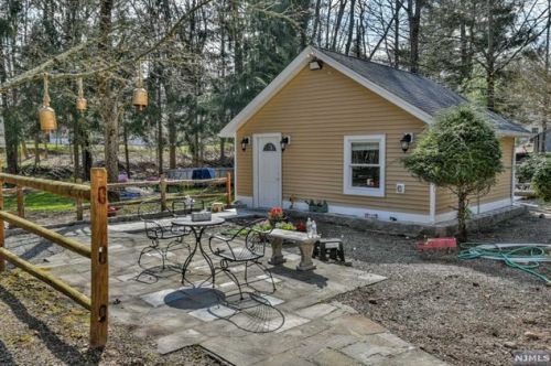 10 Old Stone Church Rd, Upper Saddle River, NJ 07458-1117