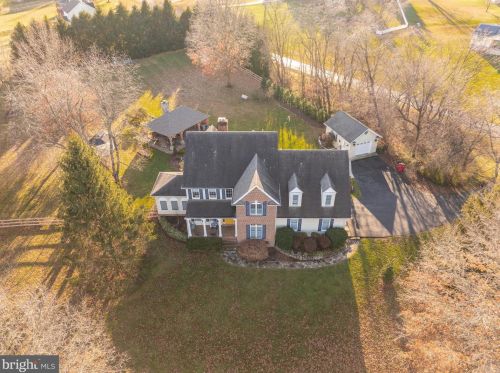 874 Pheasant Hill Rd, Summit Point WV  25446-3634 exterior