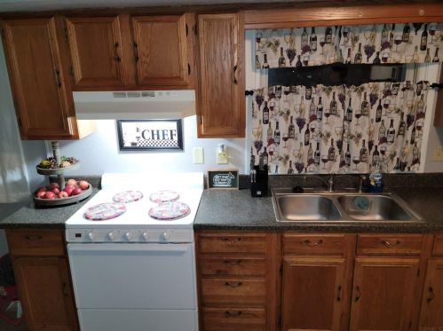 56729 Spruce Ln, Elkhart, IN 46516-1412
