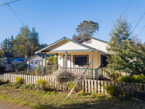 2265 1st Rd, Mckinleyville, CA 95519-4071