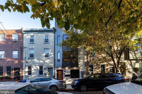 2019 Fitzwater St, Philadelphia PA  19146-1332 exterior