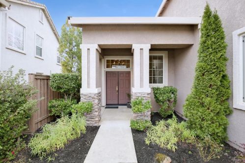 700 Plum Creek Ct, Folsom, CA 95630-6155