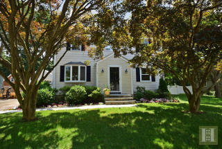 3 Patton Dr, Tokeneke, CT 06820-4002