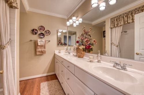 15 Alba, Irvine CA  92620-1901 exterior