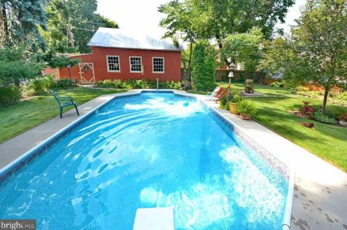 501 Baer Ave, Hanover PA 17331-2703 exterior