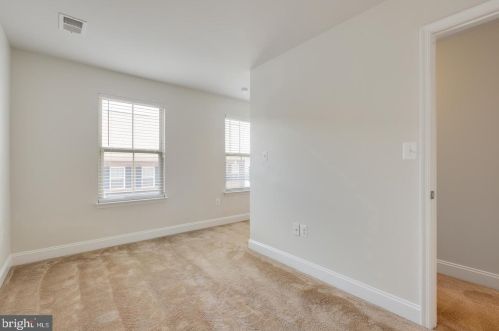 4512 Potomac Highlands Cir, Triangle VA  22172-1791 exterior
