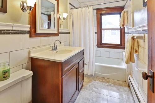 1826 Franklin Ave, Minneapolis MN  55405-0031 exterior