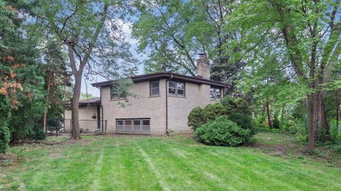 196 Brentwood Dr, Des Plaines, IL 60016-2422