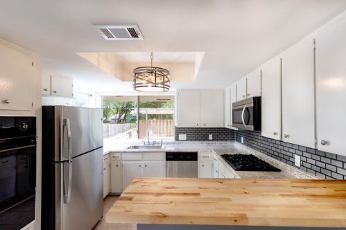 925 Echo Ln, Austin TX  78745-5418 exterior