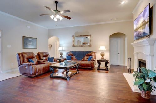 6321 Lake Side Dr, Fort Worth TX 76179 exterior