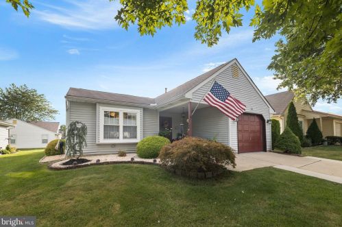 67 Horseshoe Ln, Columbus, NJ 08022-1057