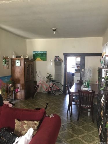 2775 10th St, Riverside, CA 92507-4964