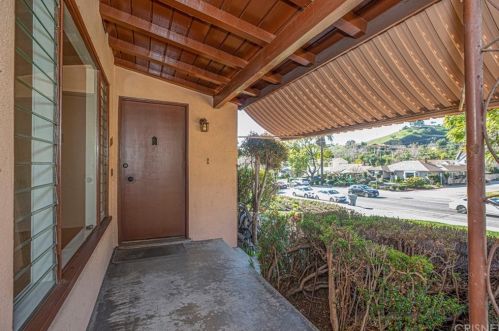 1828 Canada Blvd, Glendale CA  91208-2610 exterior