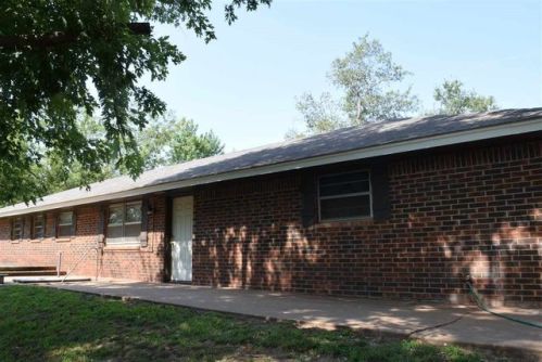 2013 Hayward Rd, Waukomis, OK 73773-0386