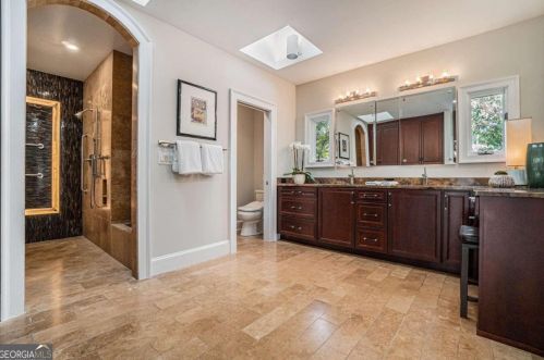 887 Berkshire Rd, Atlanta GA  30324-4929 exterior