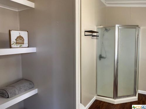 401 Troell St, Seguin TX 78155-7241 exterior