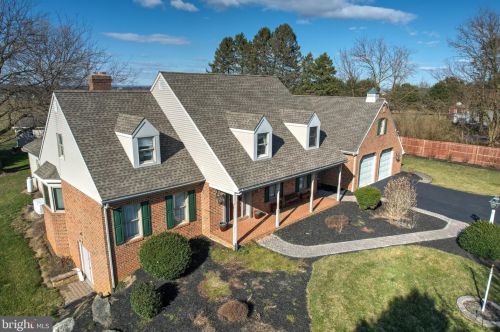 2045 Rockvale Rd, Lancaster PA  17602-1405 exterior