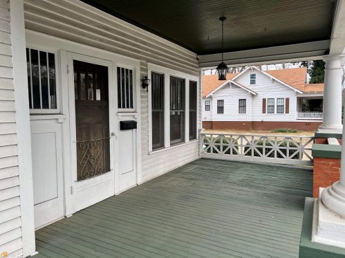 329 Main St, Tennille, GA 31089-1124