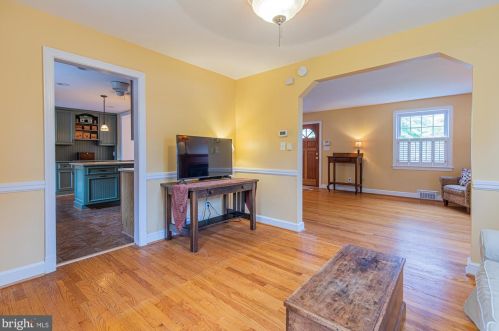 200 Normandy Dr, Silver Spring MD 20901-3030 exterior