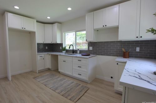 2485 Booth Rd, Honolulu HI  96813-1362 exterior