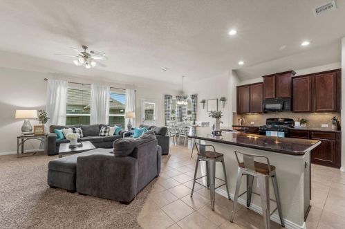 2218 Maple Point Dr, Conroe TX  77301-3168 exterior