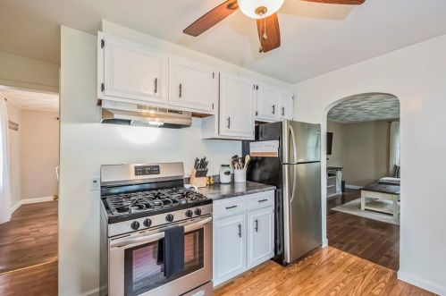 175 Pettaconsett Ave, Warwick, RI 02888-3248