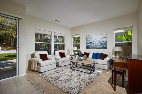 2320 Camino Robledo, Carlsbad, CA 92009-9355