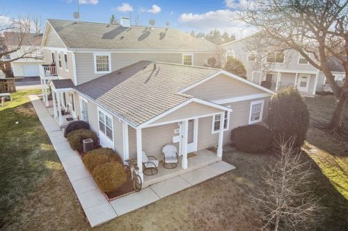 1318 Alpine Ct, Wheeling, IL 60090-2202